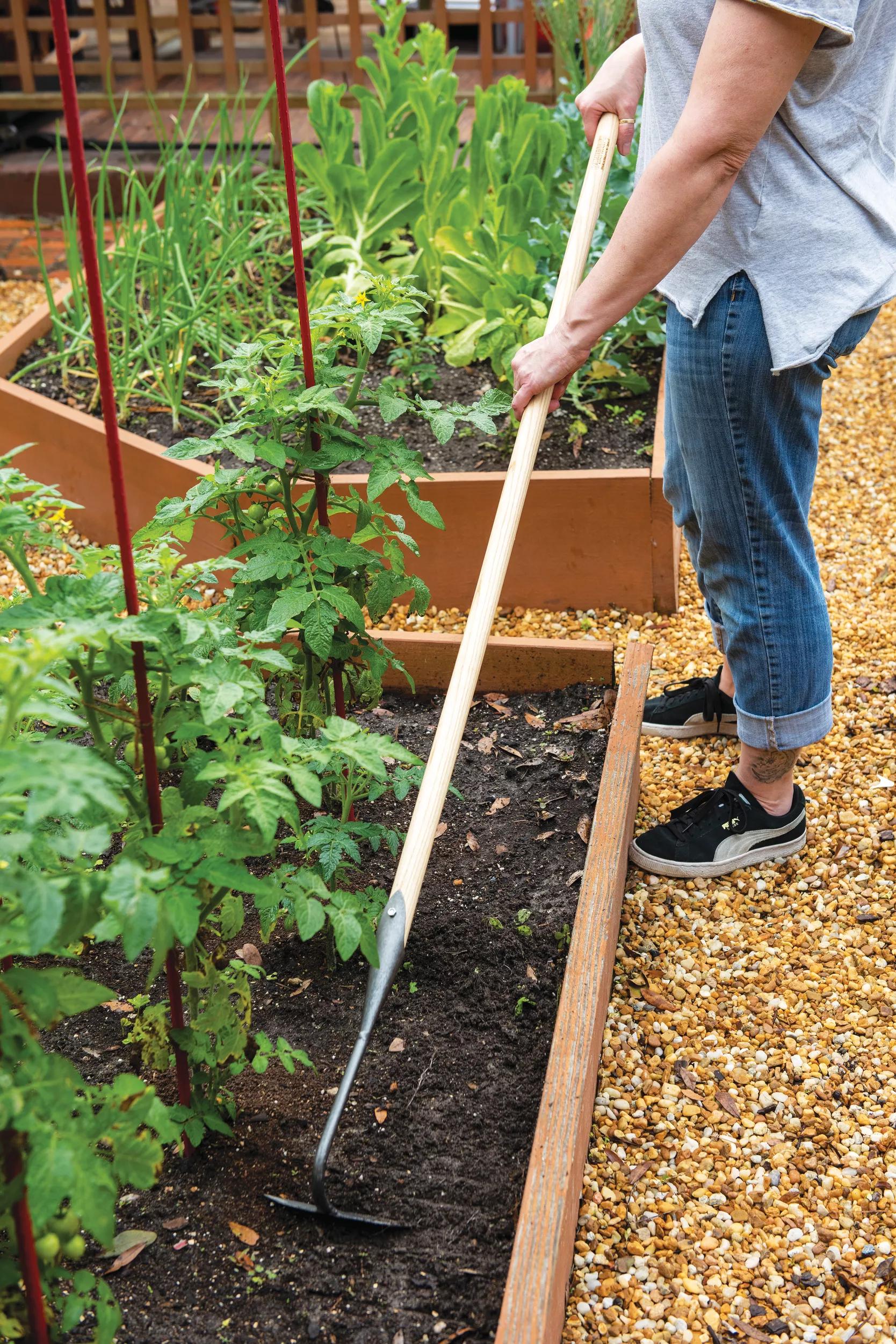 Gardener's Lifetime Half-Moon Hoe