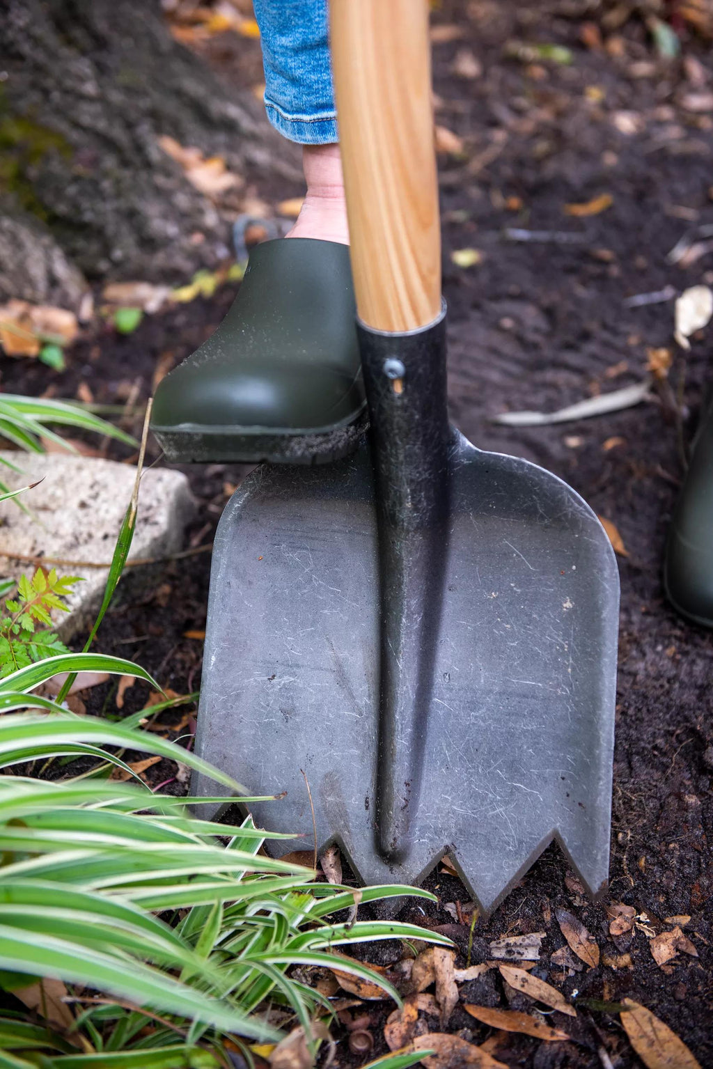 Gardener's Lifetime Dig and Pry Tool