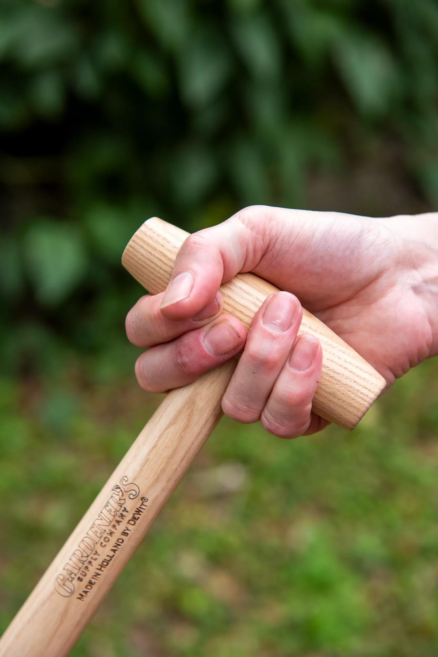 Gardener's Lifetime Perennial Spade with Short T-Handle