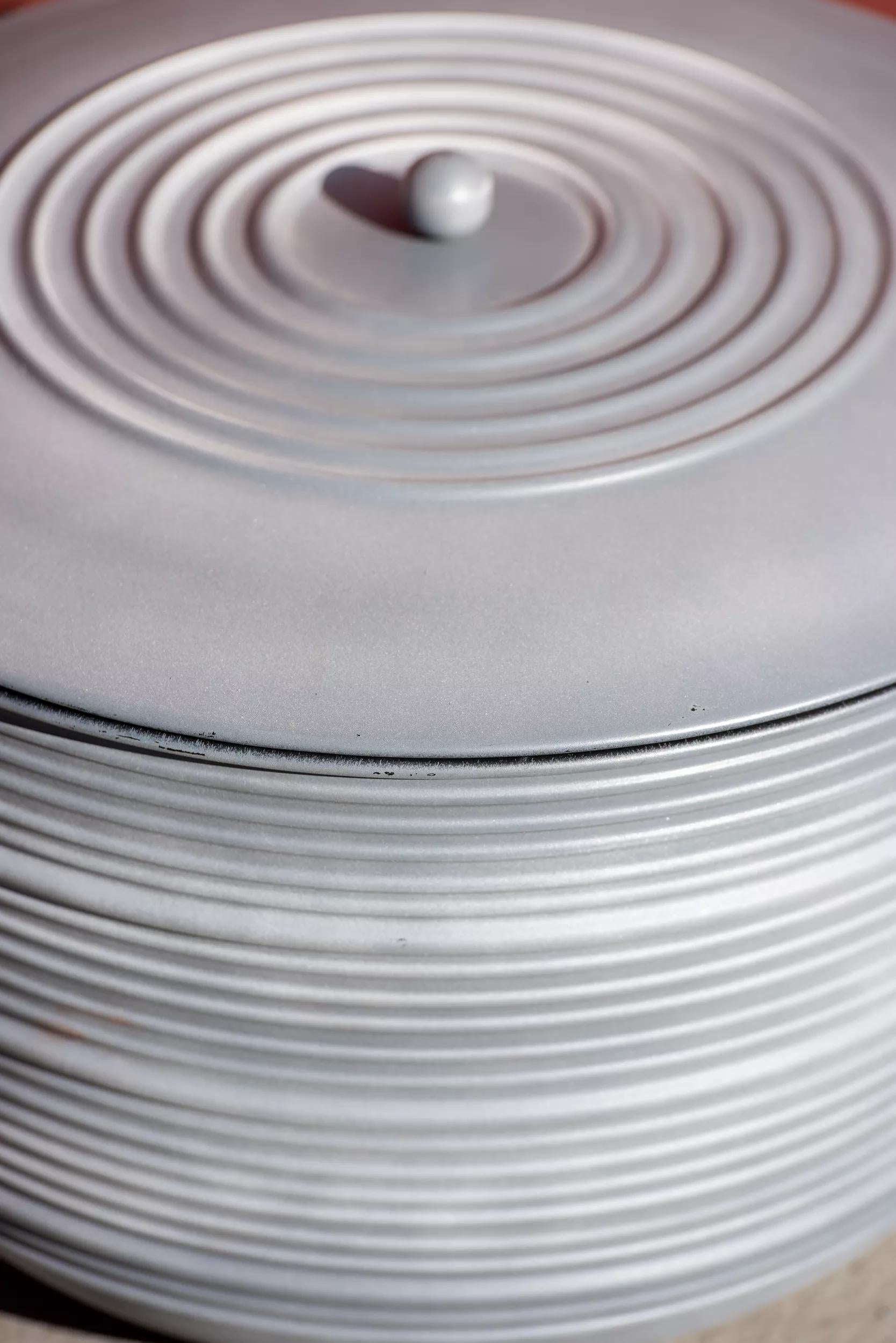 Ribbed Hose Pot with Lid