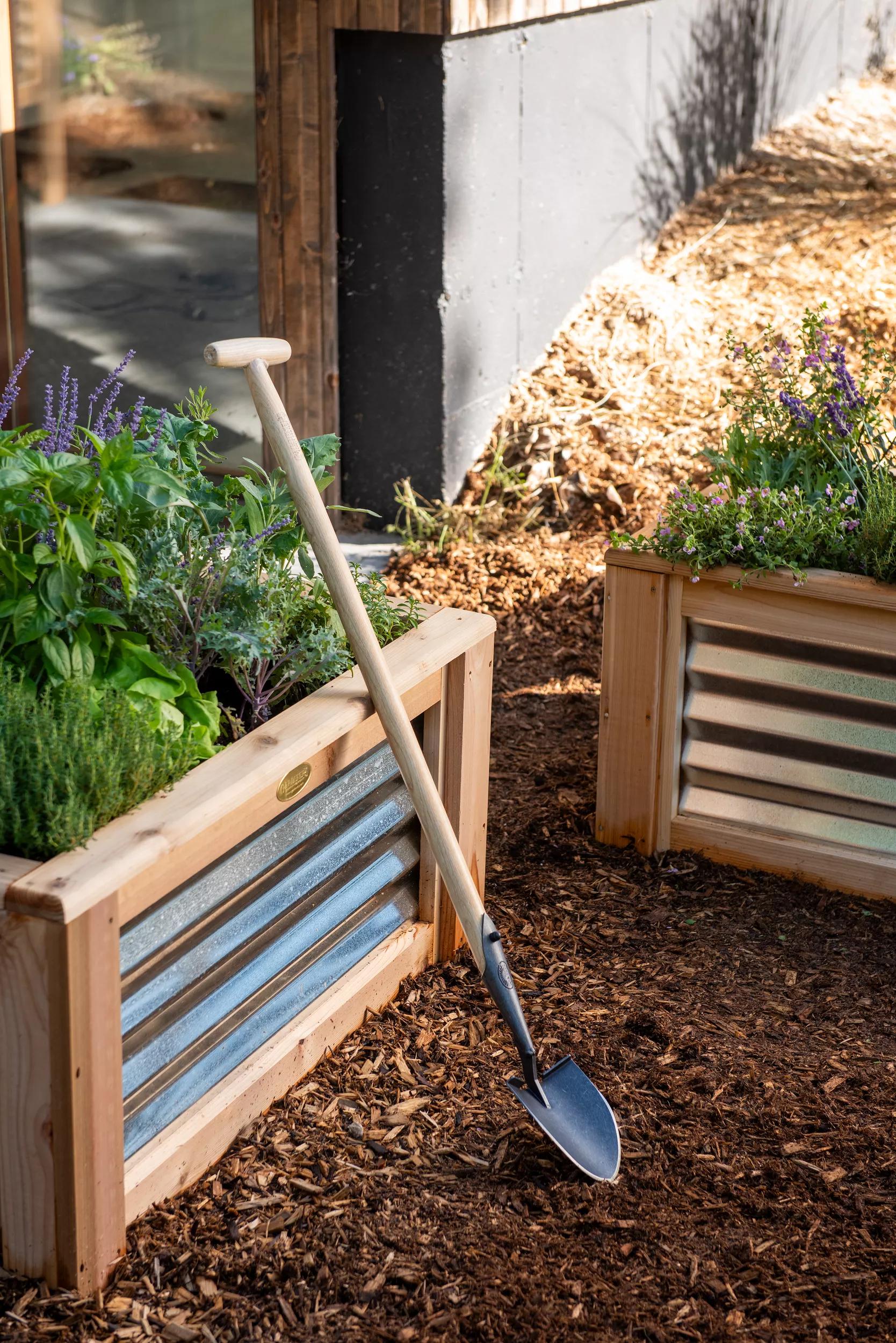 Gardener's Lifetime Little Shovel